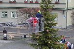 Gro&szlig;e Weihnachtsbaumschm&uuml;ck-Aktion auf dem T&ouml;pfermarkt in Bad Langensalza (Foto: emw/oas)