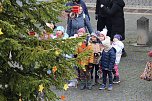 Gro&szlig;e Weihnachtsbaumschm&uuml;ck-Aktion auf dem T&ouml;pfermarkt in Bad Langensalza (Foto: emw/oas)