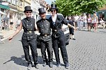 Stadtschornsteinfeger mit seinem Team beim Brunnenfestumzug (Foto: Eva Maria Wiegand)