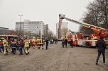&Uuml;bergabe des Friedenslichts aus Bethlehem an die Kreisjugendfeuerwehren. (Foto: vgf)