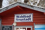 Schild am Eingang des Waldbades in Neustadt  (Foto: ssc)