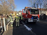 Ein Pick-Up hat vor einer Krankenkasse in Sondershausen eine Frau &uuml;berrollt. (Foto: Silvio Dietzel)
