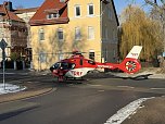 Ein Pick-Up hat vor einer Krankenkasse in Sondershausen eine Frau &uuml;berrollt. (Foto: Silvio Dietzel)