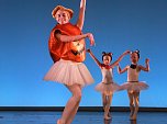 Das Ballettmärchen Aschenbrödel, aufgeführt von den Schülerinnen und Schülern des Tanzstudios Radeva. (Foto: F. Kind) Das Ballettmärchen Aschenbrödel, aufgeführt von den Schülerinnen und Schülern des Tanzstudios Radeva. (Foto: F. Kind)