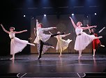 Das Ballettmärchen Aschenbrödel, aufgeführt von den Schülerinnen und Schülern des Tanzstudios Radeva. (Foto: F. Kind) Das Ballettmärchen Aschenbrödel, aufgeführt von den Schülerinnen und Schülern des Tanzstudios Radeva. (Foto: F. Kind)