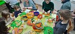 Gesund und lecker - bei den Hohensteiner Zwergen drehte sich letzte Woche alles rund um das gesunde Essen (Foto: Sarah Thomas) Gesund und lecker - bei den Hohensteiner Zwergen drehte sich letzte Woche alles rund um das gesunde Essen (Foto: Sarah Thomas)