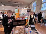 Tilda Müller und Liam Luca Weidensee, Siebtklässler des Schiller-Gymnasiums in Bleicherode, widmeten sich dem Thema Mikroplastik (Foto: ssc) Tilda Müller und Liam Luca Weidensee, Siebtklässler des Schiller-Gymnasiums in Bleicherode, widmeten sich dem Thema Mikroplastik (Foto: ssc)