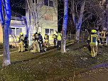 In einem Wohnblock in der Sundh&auml;user Stra&szlig;e war am Donnerstagabend ein Feuer ausgebrochen. (Foto: Silvio Dietzel)