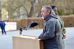 B&uuml;rgermeister Matthias Reinz beim Verabschiedungsappell von Major Baumbach (Aufkl&auml;rungsbataillons 13 - Standort Gotha) auf dem Jahnplatz in Bad Langensalza (Foto: Eva Maria Wiegand)