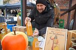Alexander Ibe mit dem besonderen Apfelsaft aus Früchten vom "Schönen aus Nordhausen". (Foto: ssc) Alexander Ibe mit dem besonderen Apfelsaft aus Früchten vom "Schönen aus Nordhausen". (Foto: ssc)