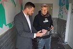 SWG-Prokurist Pascal Wetzler (links) im Gespr&auml;ch mit Sebastian Schimmel.  (Foto: SWG Nordhausen)