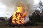 Osterfeuer am Stausee in Kelbra (Foto: Ulrich Reinboth)