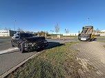 Der Audi konnte nicht mehr bremsen und fuhr dem Transporter in die Seite.  (Foto: Silvio Dietzel)