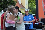 Fans und Cheftrainer des Thüringer HC Herbert Müller verabschieden neun Spitzenhandballerinnen in Bad Langensalza (Foto: Eva Maria Wiegand) Fans und Cheftrainer des Thüringer HC Herbert Müller verabschieden neun Spitzenhandballerinnen in Bad Langensalza (Foto: Eva Maria Wiegand)