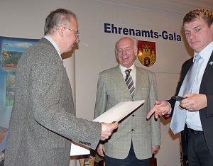 Ehrenarbeit gew&uuml;rdigt