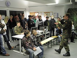 Offene T&uuml;r bei Bundeswehr