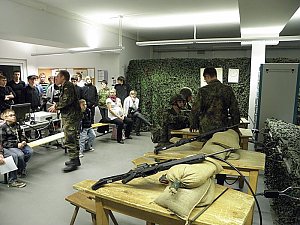 Offene T&uuml;r bei Bundeswehr