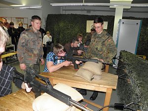 Offene T&uuml;r bei Bundeswehr