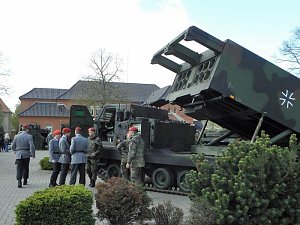 Offene T&uuml;r bei Bundeswehr