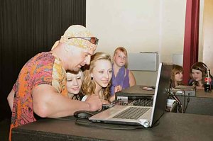 Coole Junge Party im Klubhaus