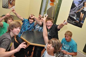 Coole Junge Party im Klubhaus