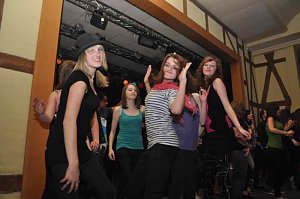 Coole Junge Party im Klubhaus