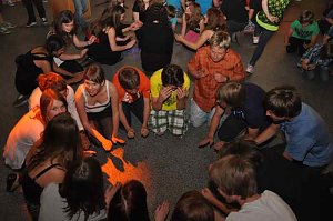 Coole Junge Party im Klubhaus