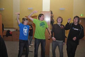 Coole Junge Party im Klubhaus