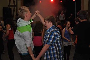 Coole Junge Party im Klubhaus