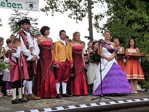Laubk&ouml;nig gekr&ouml;nt