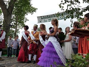Laubk&ouml;nig gekr&ouml;nt