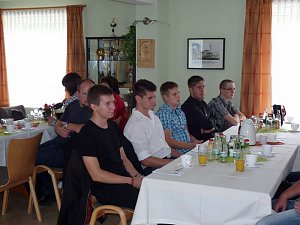 Zeugnisse &uuml;bergeben
