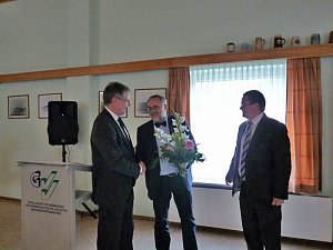 Zeugnisse &uuml;bergeben