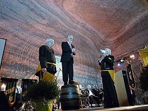 Minister versohlt