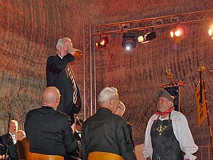 Minister versohlt