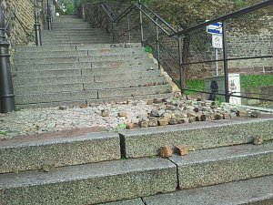 Pflaster weggesp&uuml;lt