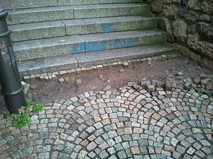Pflaster weggesp&uuml;lt