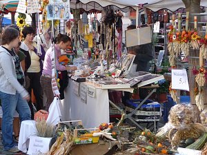 Markt zwischen Rath&auml;usern