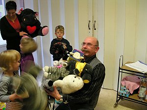 Spielzeugspende &uuml;bergeben