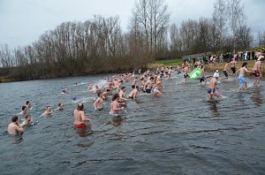 Eisbaden am Kiesteich