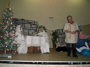 Heimatsagen zur Weihnachtsfeier aufgef&uuml;hrt