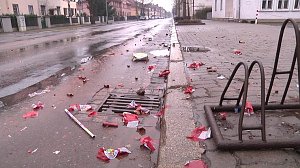 Böllerabfall auf den Straßen