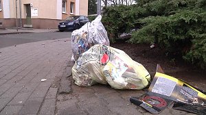 Böllerabfall auf den Straßen