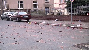 Böllerabfall auf den Straßen