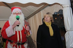 2010: Alle Jahre wieder: Der Weihnachtsmarkt wird er&ouml;ffnet