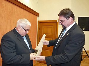Ehrengabe erhalten