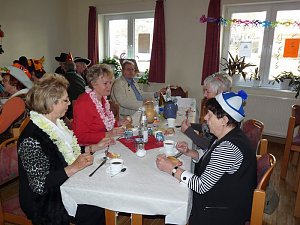 N&auml;rrisch gefr&uuml;hst&uuml;ckt