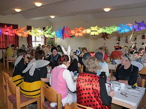 N&auml;rrisch gefr&uuml;hst&uuml;ckt