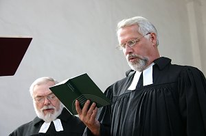Neue Pfarrer eingef&uuml;hrt