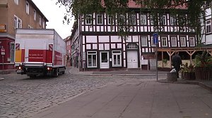 Hakenkreuze eingeritzt